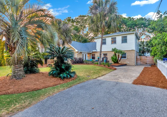 Photo 4 of Single family home for sale at 4005 Cameron Blvd, Isle Of Palms, SC 29451 | MLS# 26008948 | Listing updated on 2026-09-21