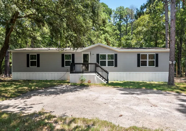 Photo 2 of Manufactured home for sale at 470 Pauline Dr, Bonneau, SC 29431 | MLS# 26019839 | Listing updated on 2026-09-03