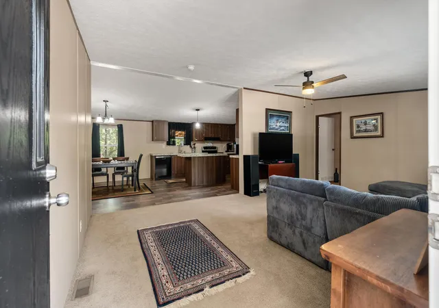 Photo 4 of Manufactured home for sale at 470 Pauline Dr, Bonneau, SC 29431 | MLS# 26019839 | Listing updated on 2026-09-03
