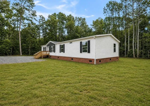 Photo 4 of Manufactured home for sale at 552 Selena Cir, Holly Hill, SC 29059 | MLS# 26023205 | Listing updated on 2026-10-08