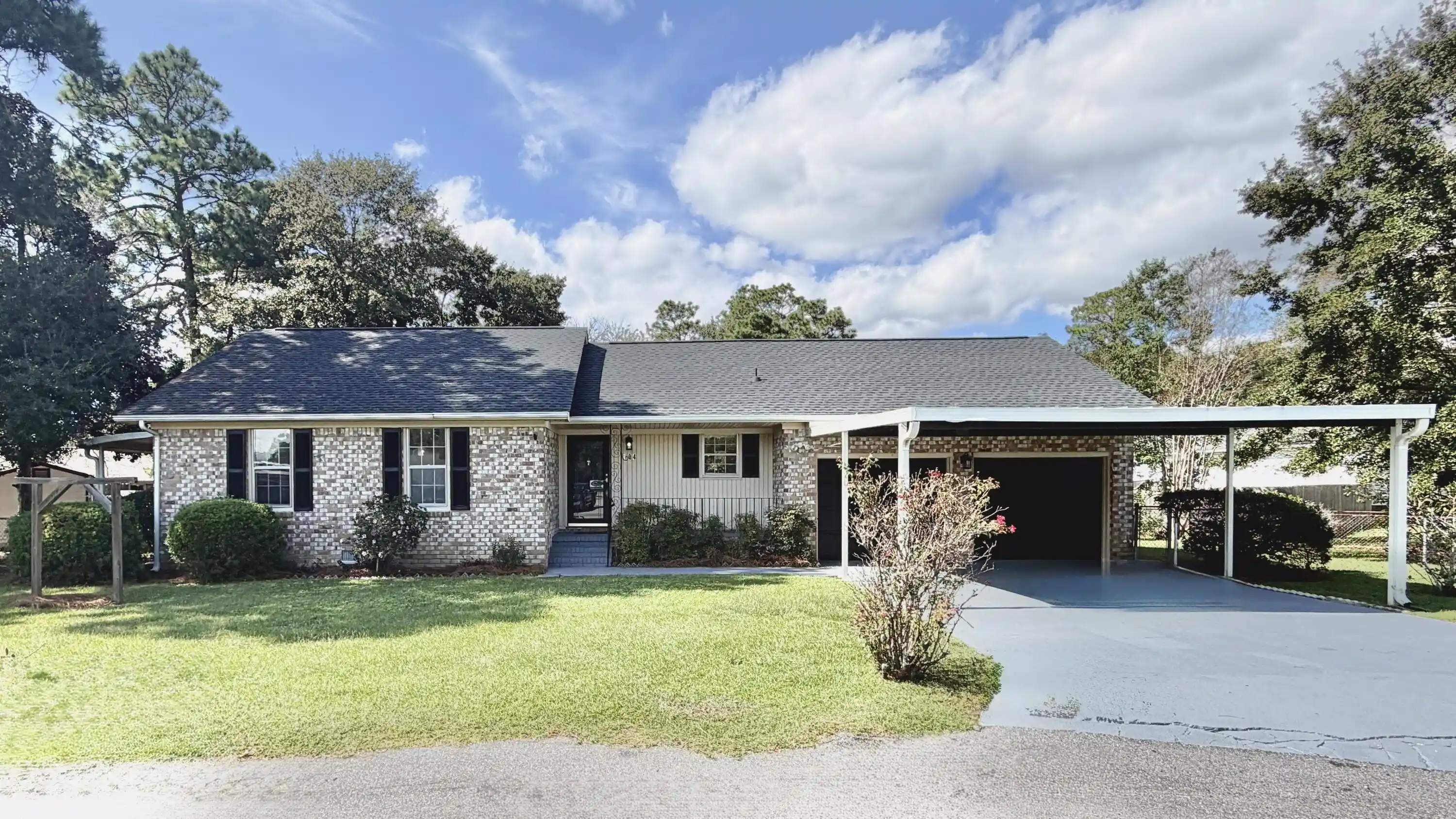 Photo 1 of Single family home for sale at 104 Stuart Ct, Summerville, SC 29486 | MLS# 26028288 | Listing updated on 2026-10-14