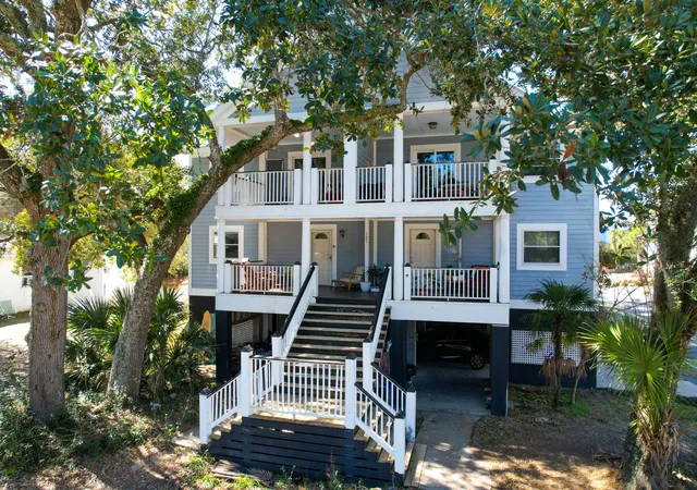 Photo 3 of Single family home for sale at 124 E Hudson Ave, Folly Beach, SC 29439 | MLS# 26006414 | Listing updated on 2026-08-20