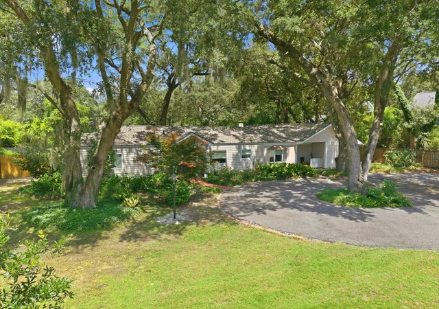 1st image of 544 Fort Johnson Rd, Charleston, SC 29412 | MLS# 26023812