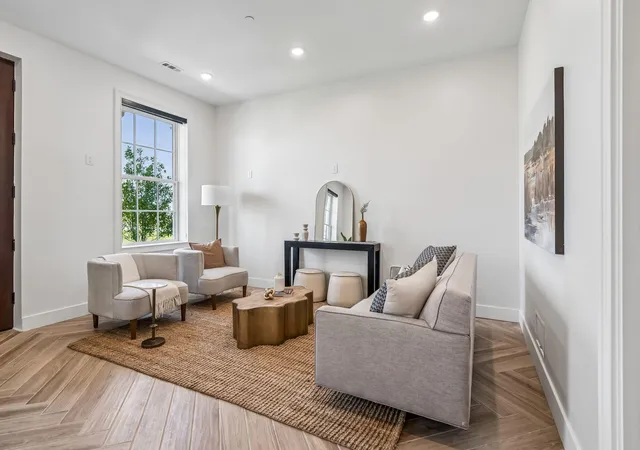 Photo 4 of Townhouse for sale at 368 Broad St, Charleston, SC 29401 | MLS# 26021772 | Listing updated on 2026-08-04