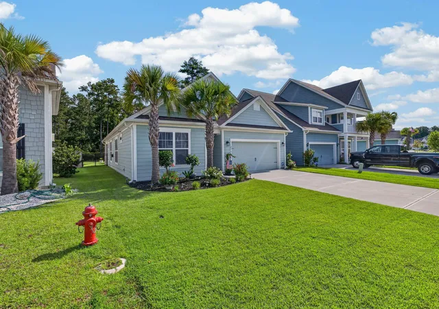 Photo 2 of Single family home for sale at 216 Shortmarsh St, Summerville, SC 29486 | MLS# 26023468 | Listing updated on 2026-09-16