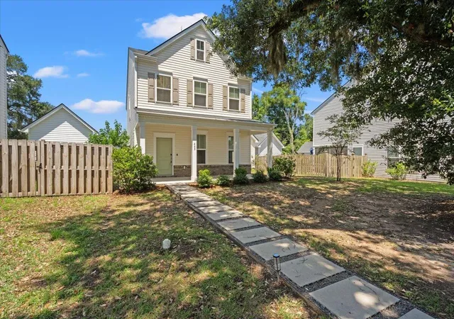 Photo 2 of Single family home for sale at 489 Spring Holw Dr, Charleston, SC 29492 | MLS# 26015401 | Listing updated on 2026-09-11