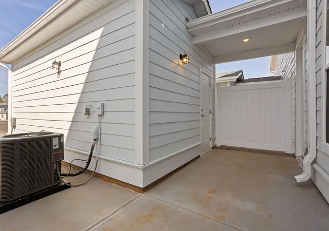 Photo 2 of Townhouse for sale at 230 Lake Greenwood Blvd, Greenwood, SC 29649 | MLS# 26018683 | Listing updated on 2026-08-04