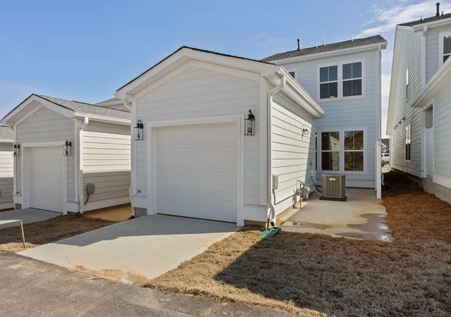 Photo 3 of Townhouse for sale at 230 Lake Greenwood Blvd, Greenwood, SC 29649 | MLS# 26018683 | Listing updated on 2026-08-04