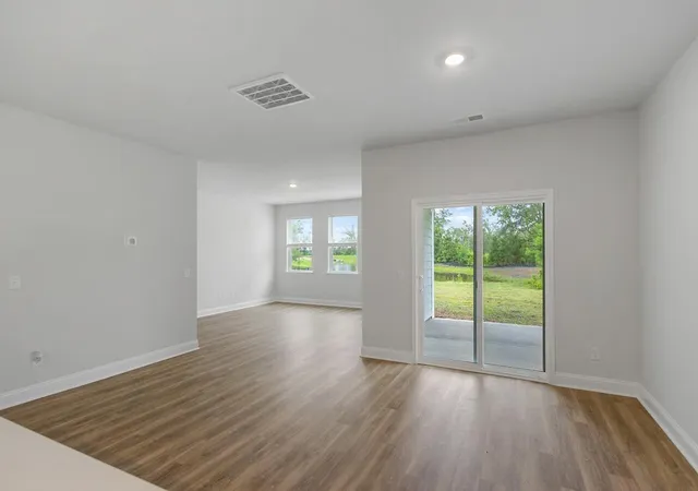 Photo 3 of Sale Pending at 176 Broadstone Dr, Summerville, SC 29486 | MLS# 26006635 | Listing updated on 2026-09-28