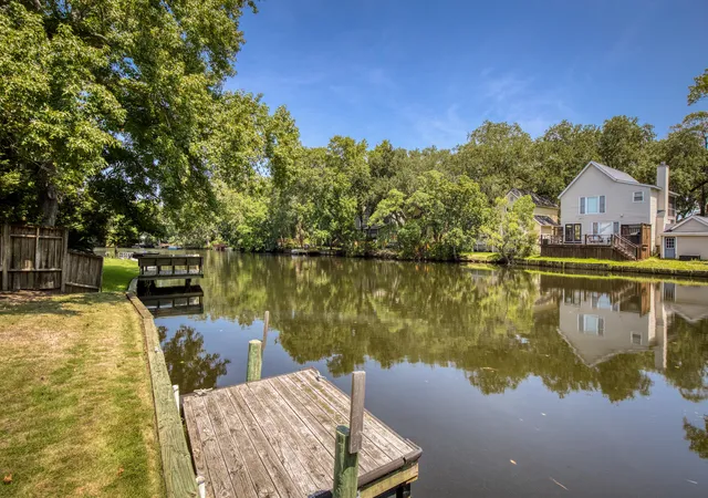2nd image of 812 Harbor Pl Dr, Charleston, SC 29412 | MLS# 26023564