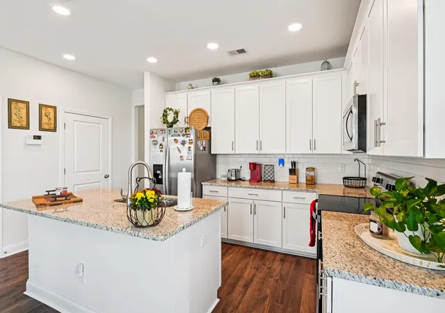 Photo 4 of Townhouse for sale at 401 Stoneleigh Ln, Moncks Corner, SC 29461 | MLS# 26008264 | Listing updated on 2026-09-27