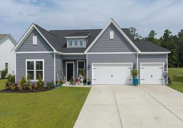 Photo 2 of Single family home for sale at 123 Clay Hill Loop, Ridgeville, SC 29472 | MLS# 26024376 | Listing updated on 2026-08-28
