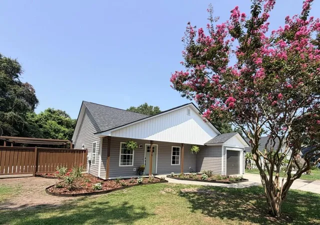 Photo 3 of Single family home for sale at 1179 Landsdowne, Charleston, SC 29412 | MLS# 26021848 | Listing updated on 2026-09-08