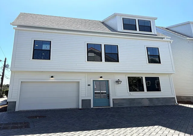 Photo 1 of Sale Pending at 1 Nats Ct, Charleston, SC 29403 | MLS# 26016236 | Listing updated on 2026-09-23