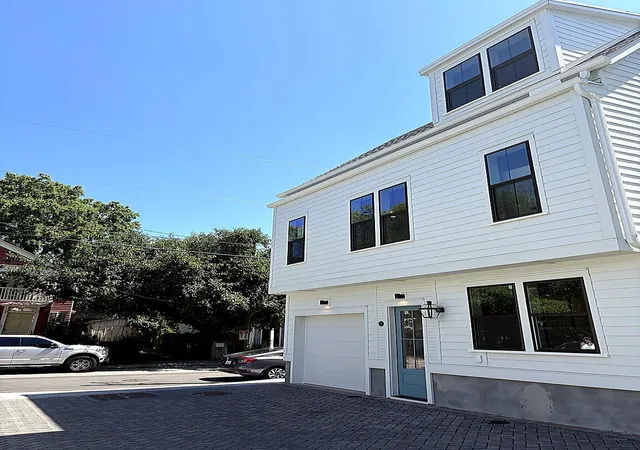 Photo 2 of Sale Pending at 1 Nats Ct, Charleston, SC 29403 | MLS# 26016236 | Listing updated on 2026-09-23