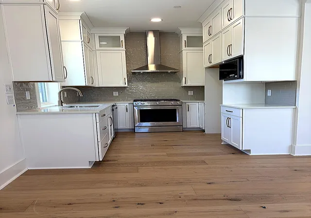 Photo 3 of Sale Pending at 1 Nats Ct, Charleston, SC 29403 | MLS# 26016236 | Listing updated on 2026-09-23