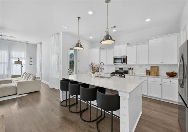 Photo 4 of Single family home for sale at 206 W Respite Ln, Summerville, SC 29483 | MLS# 26018485 | Listing updated on 2026-08-18
