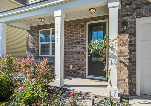 Photo 4 of Single family home for sale at 439 Zenith Blvd, Summerville, SC 29486 | MLS# 25028982 | Listing updated on 2026-06-05