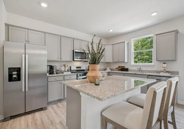 Photo 3 of Single family home for sale at 108 Longbeard Dr, Summerville, SC 29483 | MLS# 26021057 | Listing updated on 2026-08-04