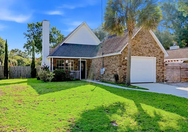Photo 1 of Single family home for sale at 996 Nabors Dr, Charleston, SC 29412 | MLS# 26023333 | Listing updated on 2026-10-26