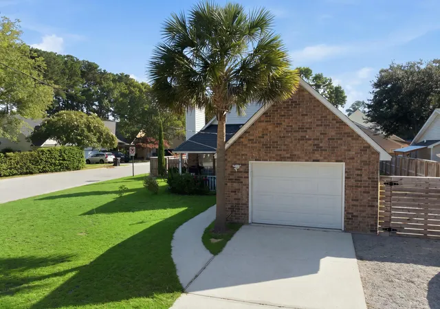 Photo 2 of Single family home for sale at 996 Nabors Dr, Charleston, SC 29412 | MLS# 26023333 | Listing updated on 2026-10-26
