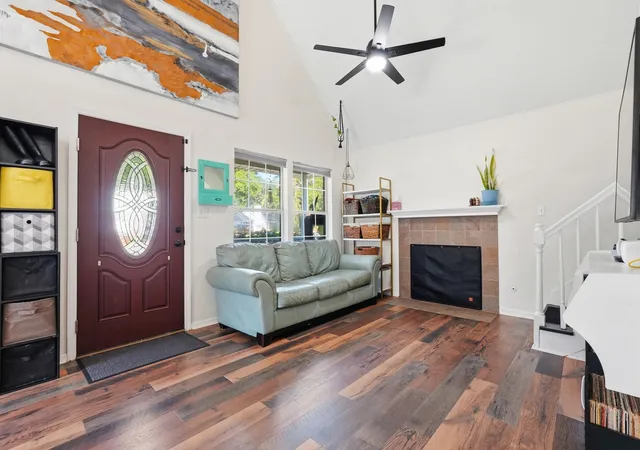 Photo 3 of Single family home for sale at 996 Nabors Dr, Charleston, SC 29412 | MLS# 26023333 | Listing updated on 2026-10-26