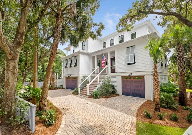 Photo 2 of Single family home for sale at 189 Station 18 St, Sullivans Island, SC 29482 | MLS# 26021526 | Listing updated on 2026-08-18