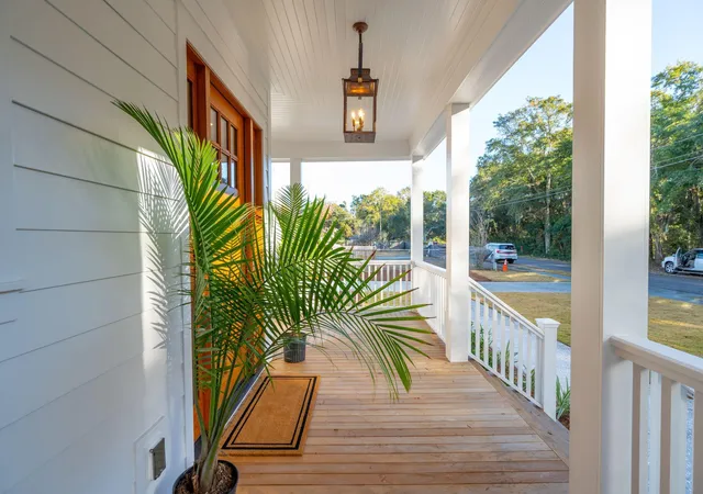 Photo 4 of Single family home for sale at 362 6th Avenue, Mount Pleasant, SC 29464 | MLS# 26002471 | Listing updated on 2026-09-09