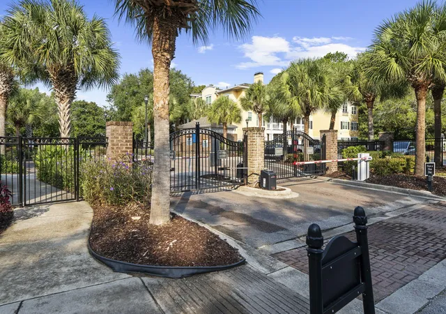 Photo 2 of Townhouse for sale at 1012 Telfair Wy, Charleston, SC 29412 | MLS# 26024064 | Listing updated on 2026-09-14