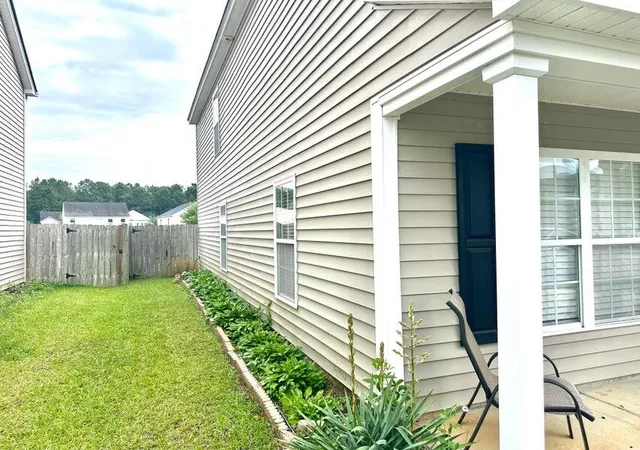 Homes for sale in Summerville, SC | 1401 Dabbing Duck Dr, Summerville, SC 29483 | MLS# 26011738