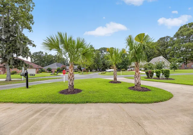 Photo 3 of Single family home for sale at 18 Ridge Lake Dr, Manning, SC 29102 | MLS# 26023178 | Listing updated on 2026-08-20