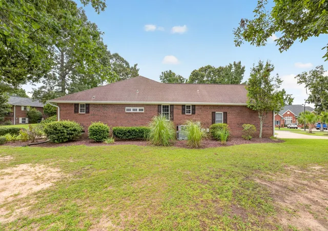 Photo 4 of Single family home for sale at 18 Ridge Lake Dr, Manning, SC 29102 | MLS# 26023178 | Listing updated on 2026-08-20