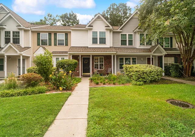 Photo 2 of Townhouse for sale at 8037 Shadow Oak Dr, North Charleston, SC 29406 | MLS# 26024506 | Listing updated on 2026-09-09