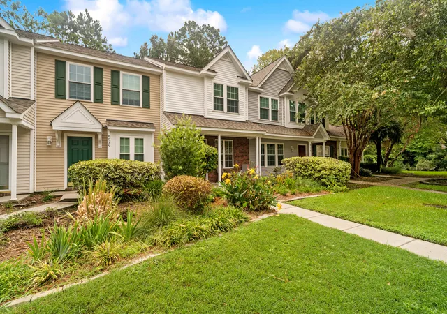 Photo 3 of Townhouse for sale at 8037 Shadow Oak Dr, North Charleston, SC 29406 | MLS# 26024506 | Listing updated on 2026-09-09