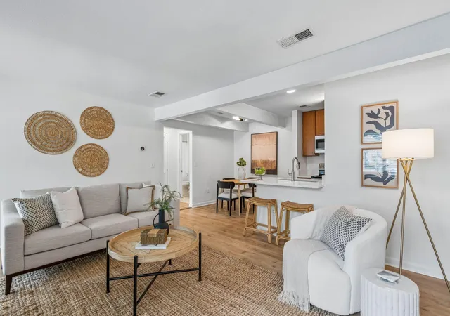 Photo 2 of Townhouse for sale at 276 Alexandra Dr #1, Mount Pleasant, SC 29464 | MLS# 26022312 | Listing updated on 2026-09-16