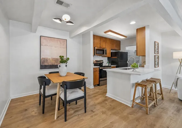 Photo 4 of Townhouse for sale at 276 Alexandra Dr #1, Mount Pleasant, SC 29464 | MLS# 26022312 | Listing updated on 2026-09-16