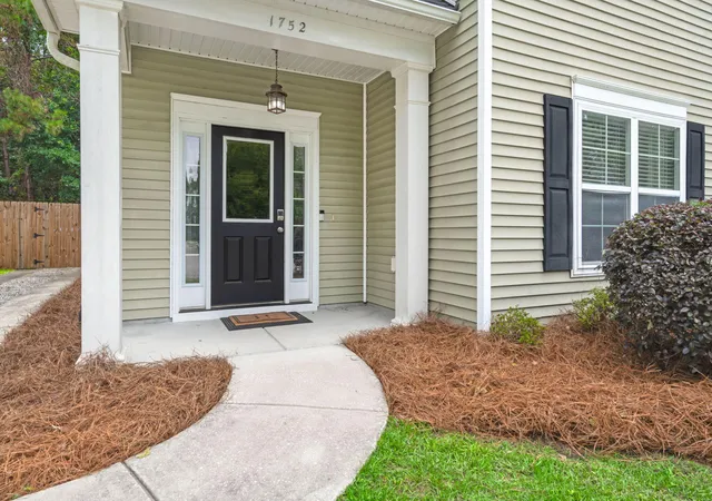 Homes for sale in Johns Island, SC | 1752 Towne St, Johns Island, SC 29455 | MLS# 26018211