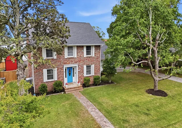 3rd image of 2388 Erskine Ave, Charleston, SC 29414 | MLS# 26010566