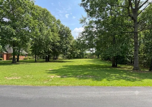 Homes for sale in Manning, SC | 318 Lake Arbu Dr, Manning, SC 29102 | MLS# 26015648