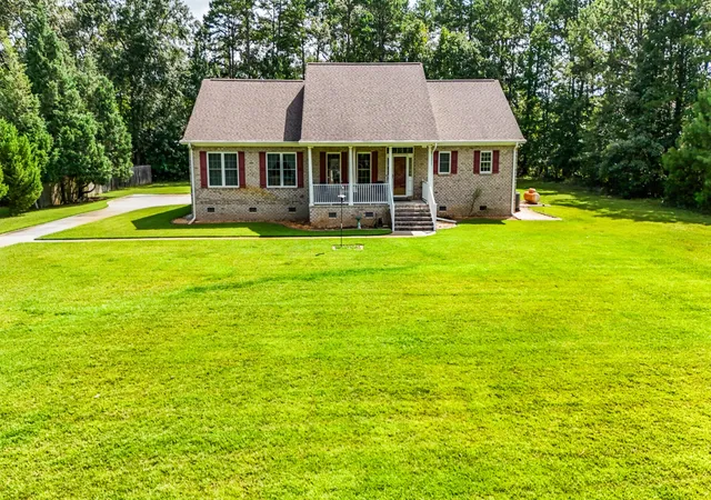Photo 2 of Single family home for sale at 151 Poplar Crk Dr, Elloree, SC 29047 | MLS# 26022383 | Listing updated on 2026-09-04