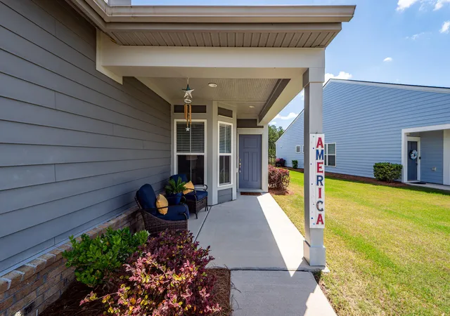 2nd image of 618 Daffodil Ct, Summerville, SC 29486 | MLS# 26013297