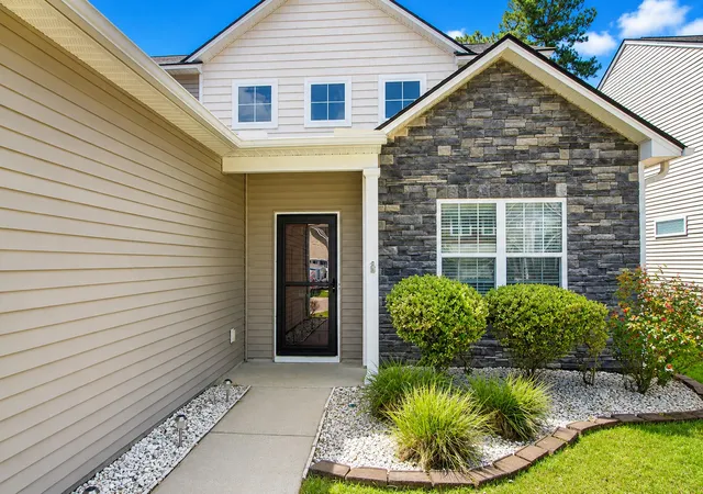 Photo 3 of Single family home for sale at 271 Decatur Dr, Summerville, SC 29486 | MLS# 26018381 | Listing updated on 2026-08-10
