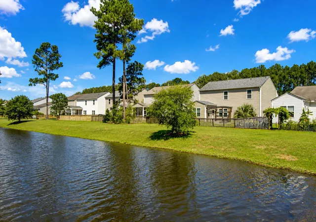Photo 3 of Single family home for sale at 271 Decatur Dr, Summerville, SC 29486 | MLS# 26018381 | Listing updated on 2026-08-10