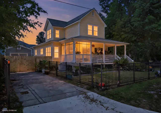 2nd image of 202 W Pine St, Summerville, SC 29485 | MLS# 26013140
