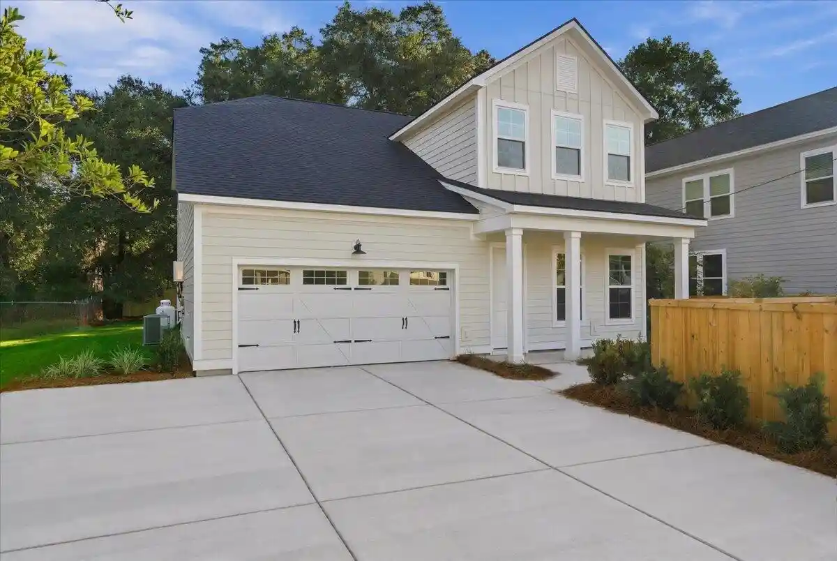Single family home for sale at 736 Kent St, Mount Pleasant, SC 29464 | MLS# 26028588 | Listing updated on 2026-10-27
