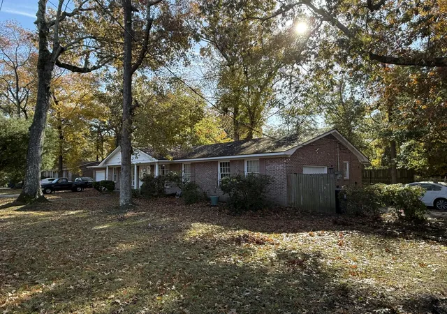 Photo 4 of Multi family home for sale at 975 Harbor View Rd, Charleston, SC 29412 | MLS# 25003822 | Listing updated on 2026-08-05
