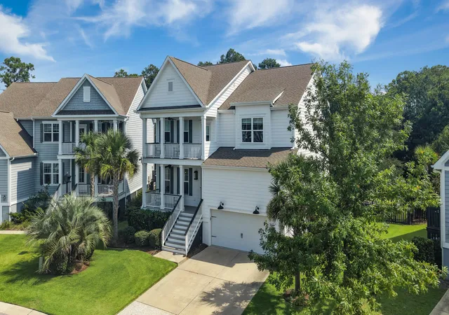 Photo 3 of Single family home for sale at 1640 Fort Palmetto Cir, Mount Pleasant, SC 29466 | MLS# 26023262 | Listing updated on 2026-09-10