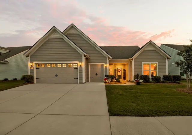 Photo 3 of Single family home for sale at 116 Ivy Ter Rd, Summerville, SC 29486 | MLS# 26017606 | Listing updated on 2026-09-17