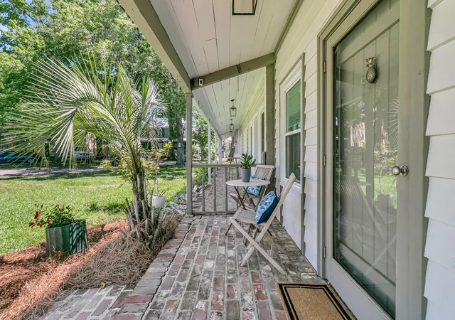 Photo 4 of Townhouse for sale at 1462 N Point Ln #B, Mount Pleasant, SC 29464 | MLS# 26017019 | Listing updated on 2026-09-17