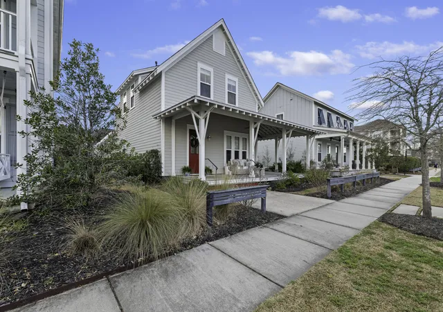 Homes for sale in Summerville, SC | 105 Bright Leaf, Summerville, SC 29486 | MLS# 26005430